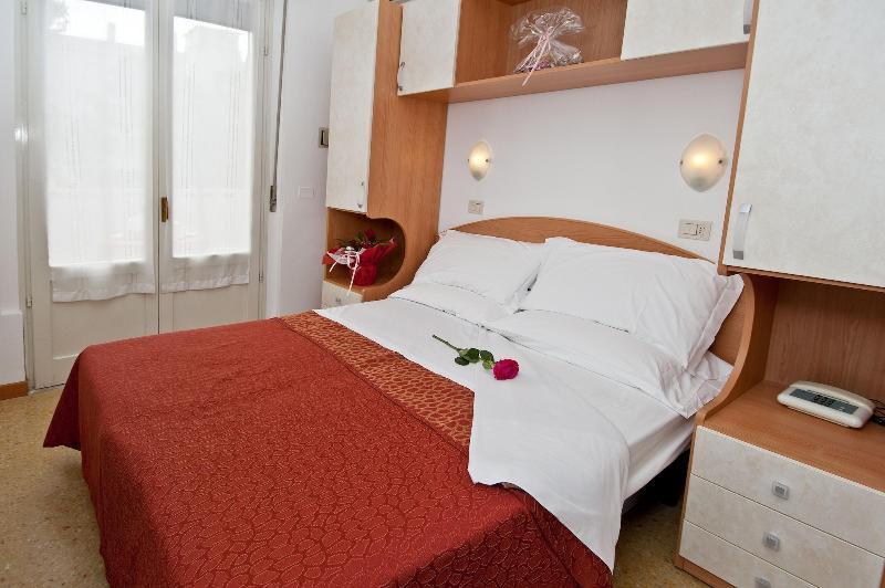 Hotel Chery Milano Marittima Eksteriør billede